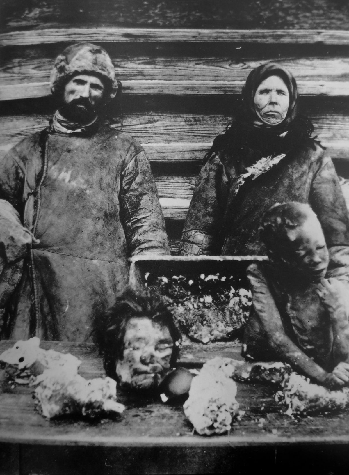 Tragedy in the Russian Famine (1921): The Heartbreaking Image of Desperation